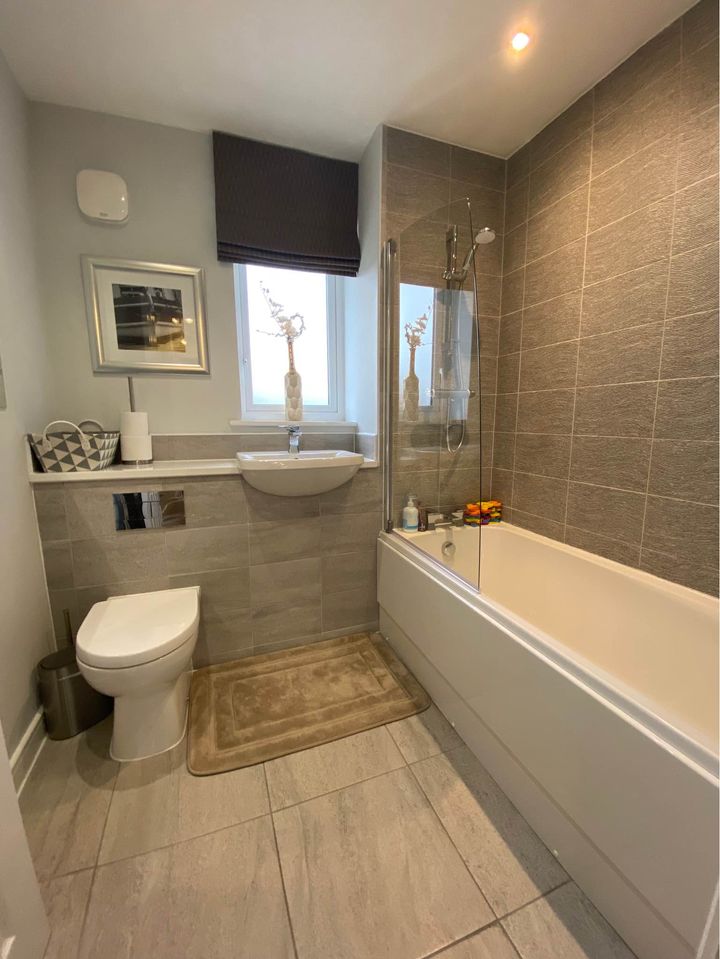 4 beds 3 bathrooms winmere manchester